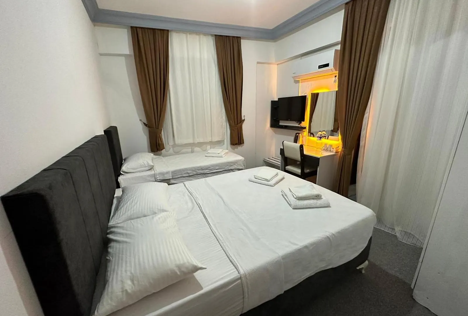 Ezel Group Hotel Antalia